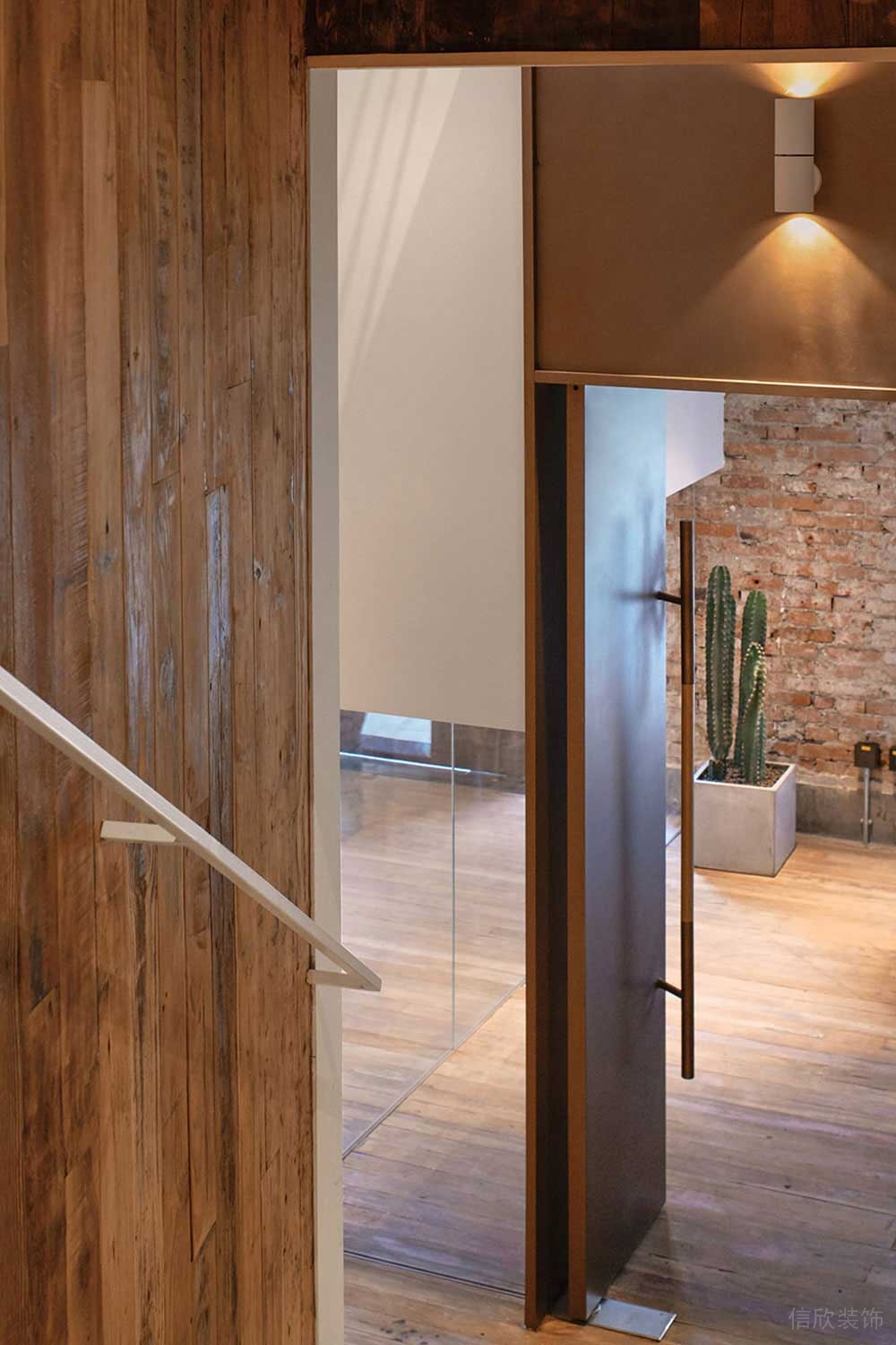 北歐工業(yè)風(fēng)商務(wù)辦公場所樓梯入口空間裝修圖
