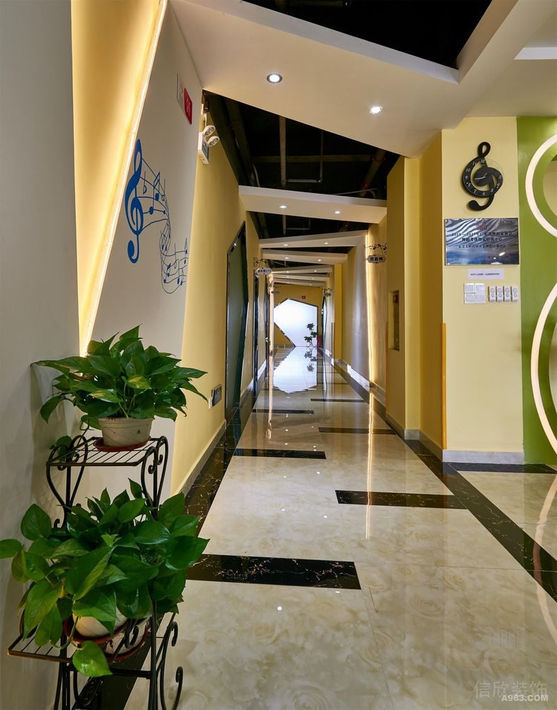 音樂教育機構大理石過道環(huán)形豹紋幾何造型天花鏤空設計圖