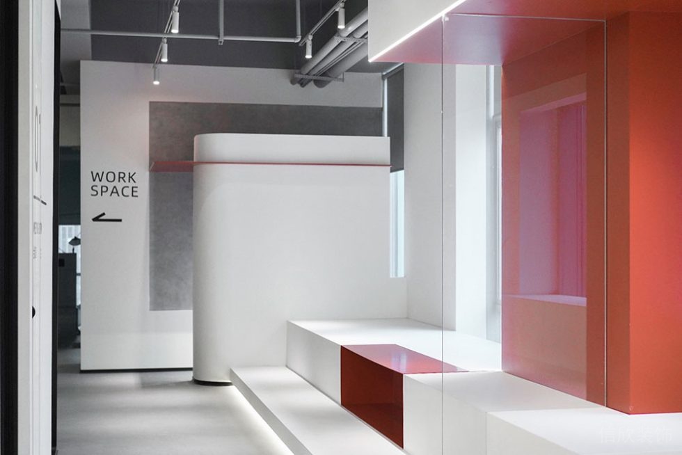 現(xiàn)代風格辦公場所案例過廊階梯式休閑區(qū)裝修圖