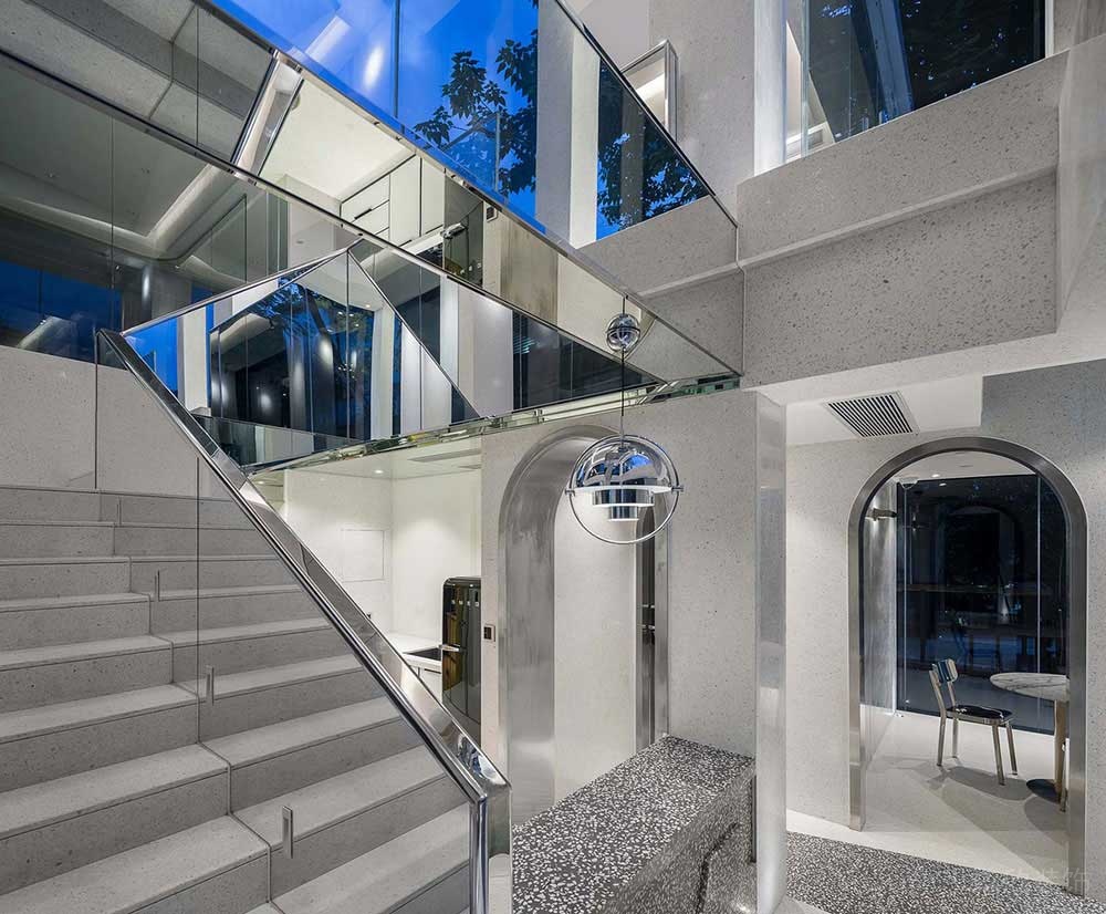 現(xiàn)代風格辦公場所案例樓梯空間設計裝修圖