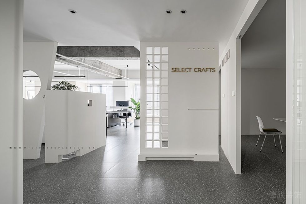 現(xiàn)代風(fēng)格辦公場(chǎng)所過(guò)廊空間設(shè)計(jì)裝修圖