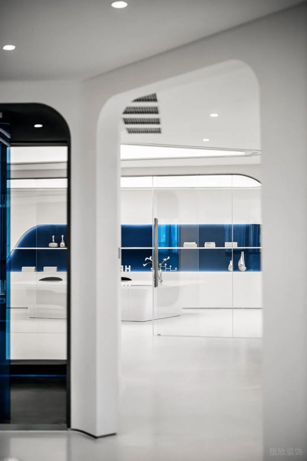 現(xiàn)代風(fēng)格辦公場(chǎng)所門(mén)廊空間設(shè)計(jì)裝修圖