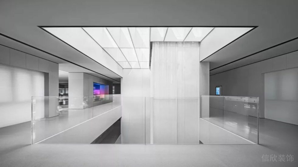 現(xiàn)代風(fēng)格辦公空間連廊裝修圖