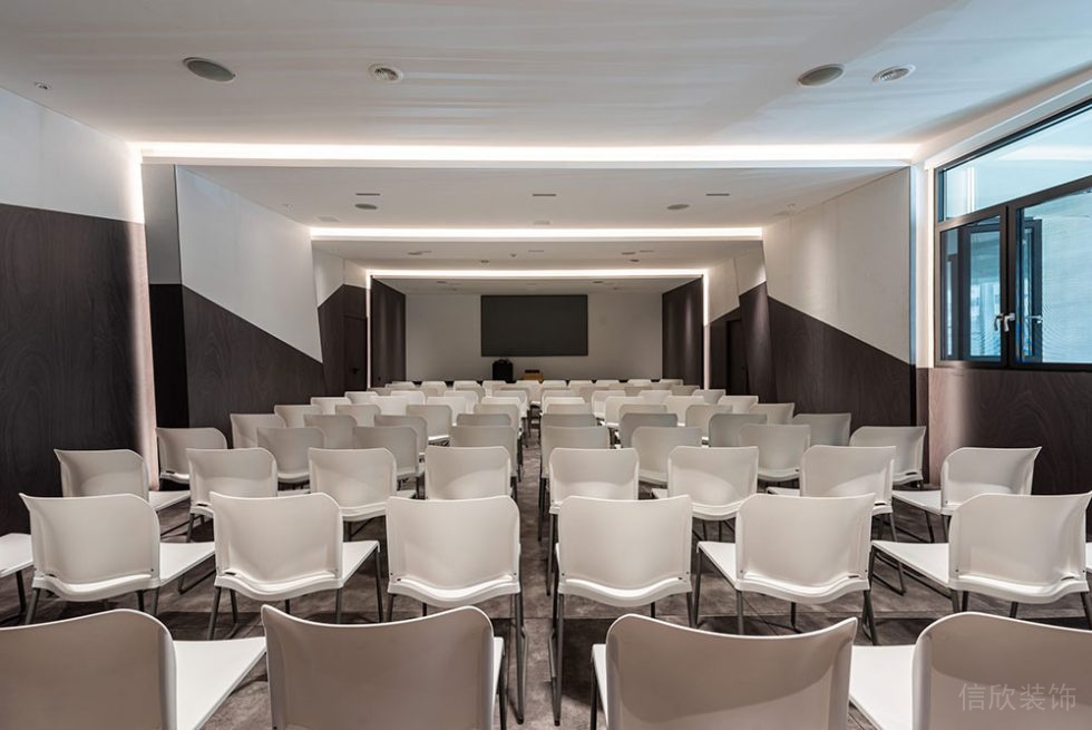 現(xiàn)代風(fēng)格辦公空間培訓(xùn)室設(shè)計(jì)裝修圖