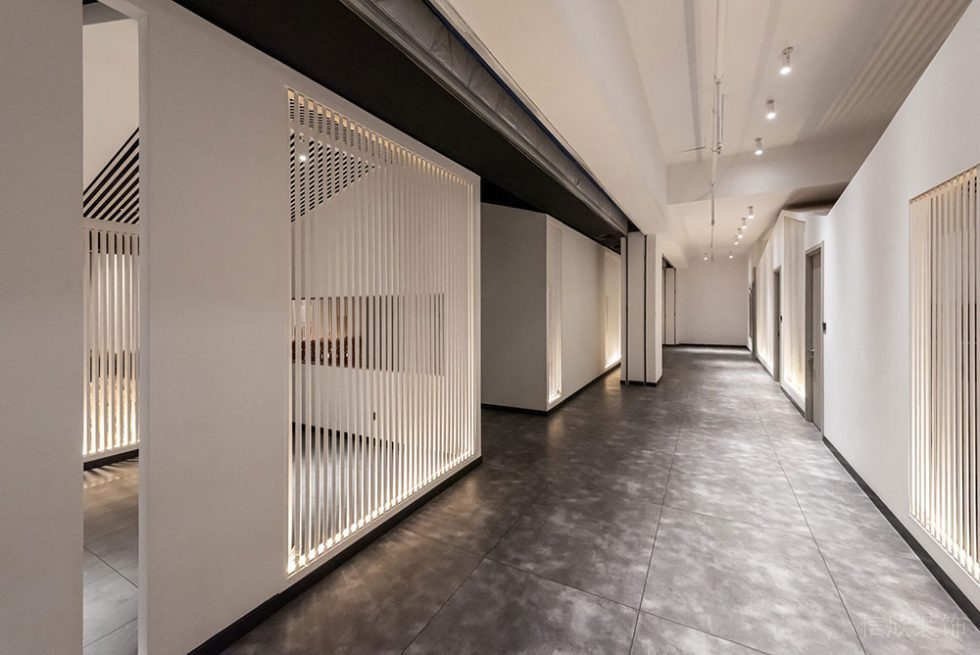 現(xiàn)代風(fēng)格辦公室項(xiàng)目過廊空間裝修圖