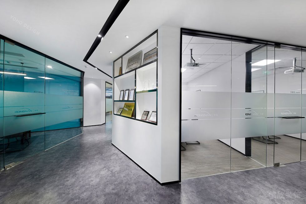 現(xiàn)代風(fēng)格商務(wù)辦公空間公共走廊裝修圖