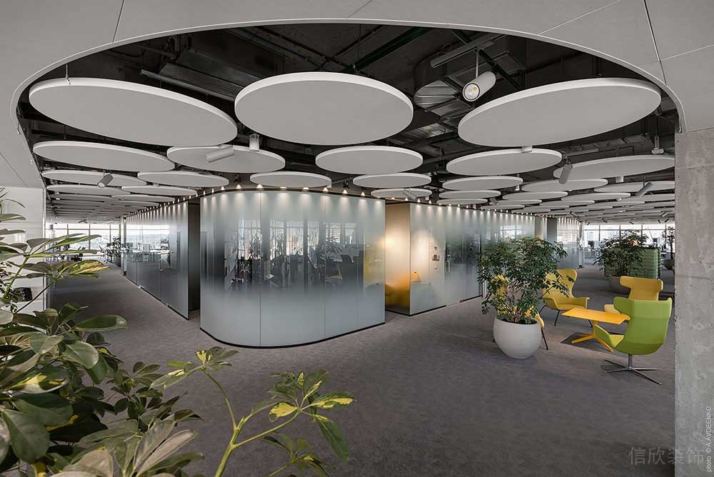 現(xiàn)代工業(yè)風(fēng)辦公空間案例過(guò)廊休閑廳裝修圖