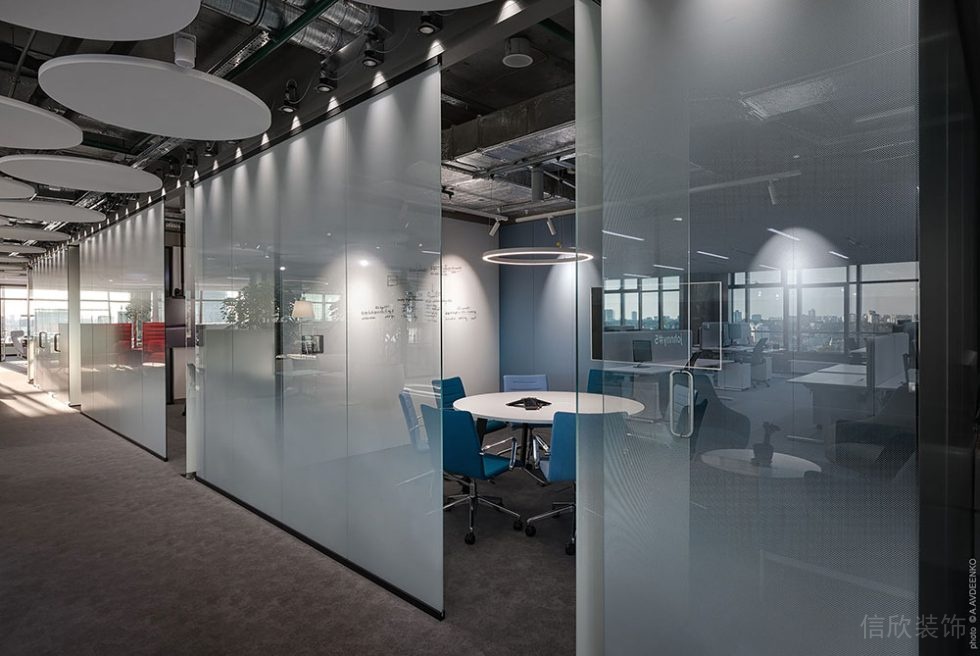 現(xiàn)代工業(yè)風(fēng)辦公空間過廊設(shè)計案例裝修圖