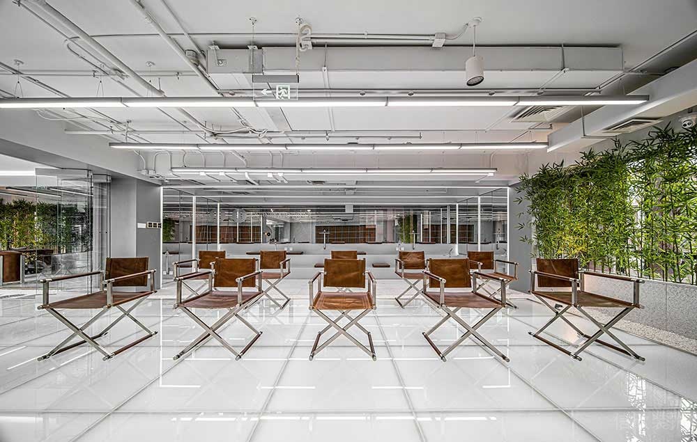 現(xiàn)代工業(yè)風(fēng)辦公室教育培訓(xùn)區(qū)裝修圖