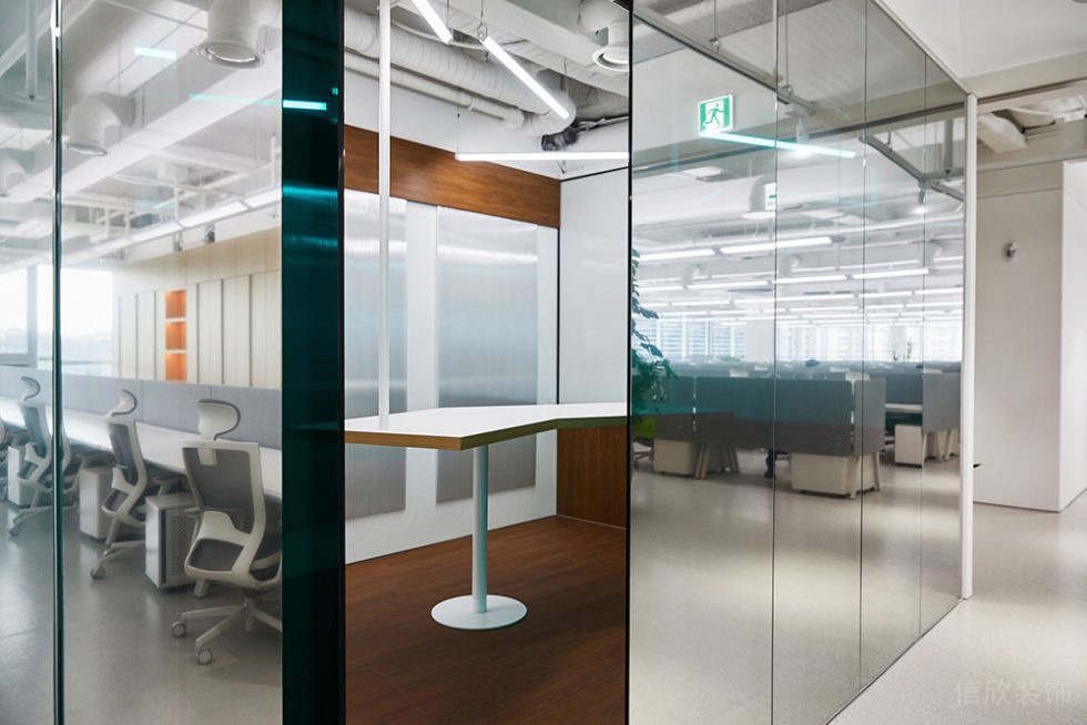 現(xiàn)代工業(yè)風(fēng)辦公室空間設(shè)計裝修圖