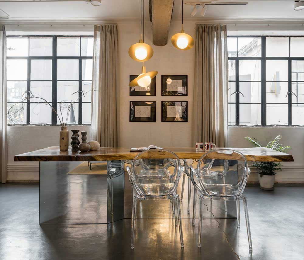 現(xiàn)代工業(yè)風商務(wù)辦公場所休息區(qū)空間裝修圖