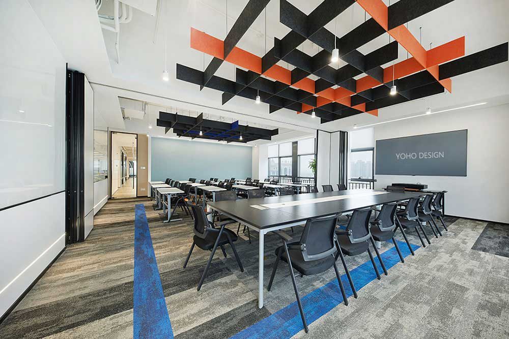 現(xiàn)代工業(yè)風商務辦公空間多功能培訓會議室裝修圖