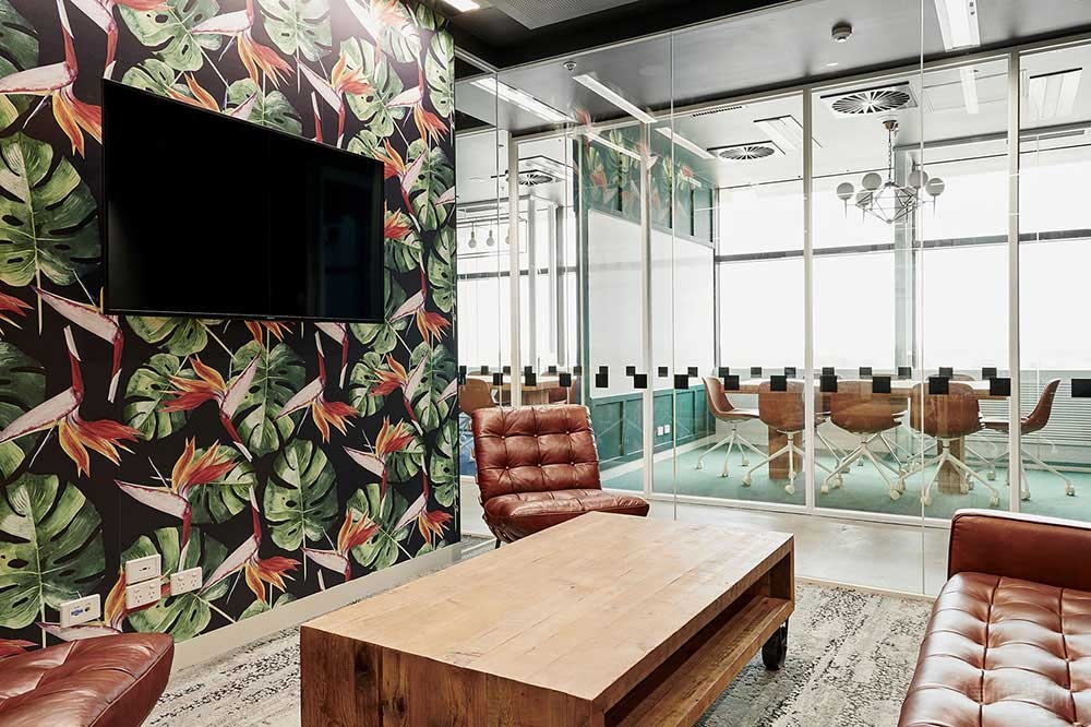 現(xiàn)代美式風格公共辦公室接待洽談區(qū)裝修圖