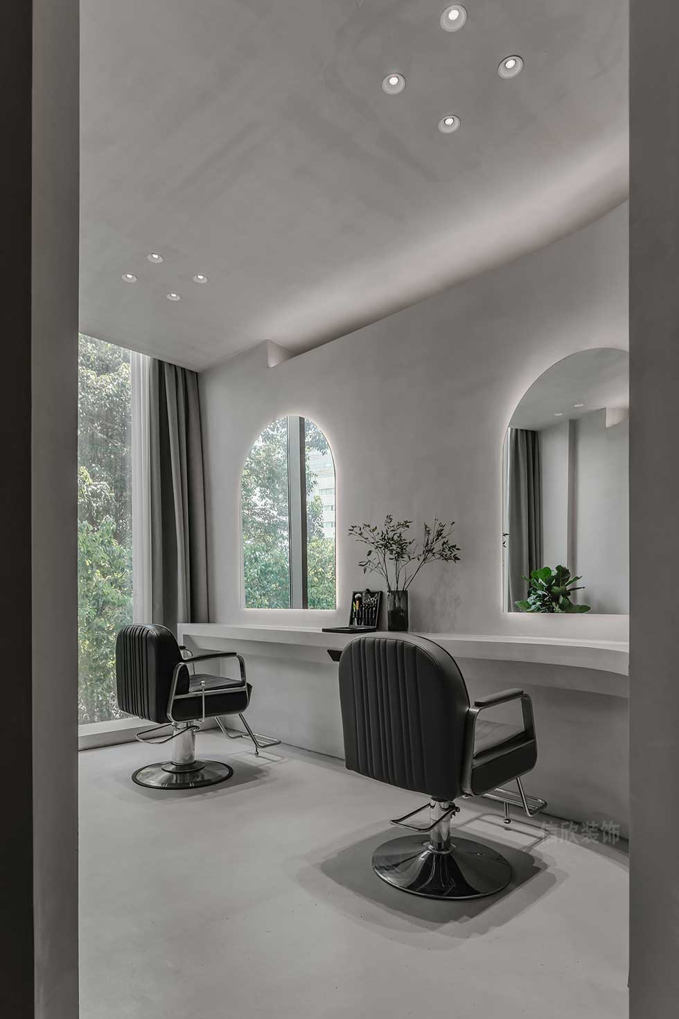 深圳龍崗工業(yè)風(fēng)美發(fā)沙龍?jiān)煨蛥^(qū)裝修設(shè)計(jì) 深圳龍崗工業(yè)風(fēng)美發(fā)沙龍?jiān)煨蛥^(qū)裝修設(shè)計(jì)