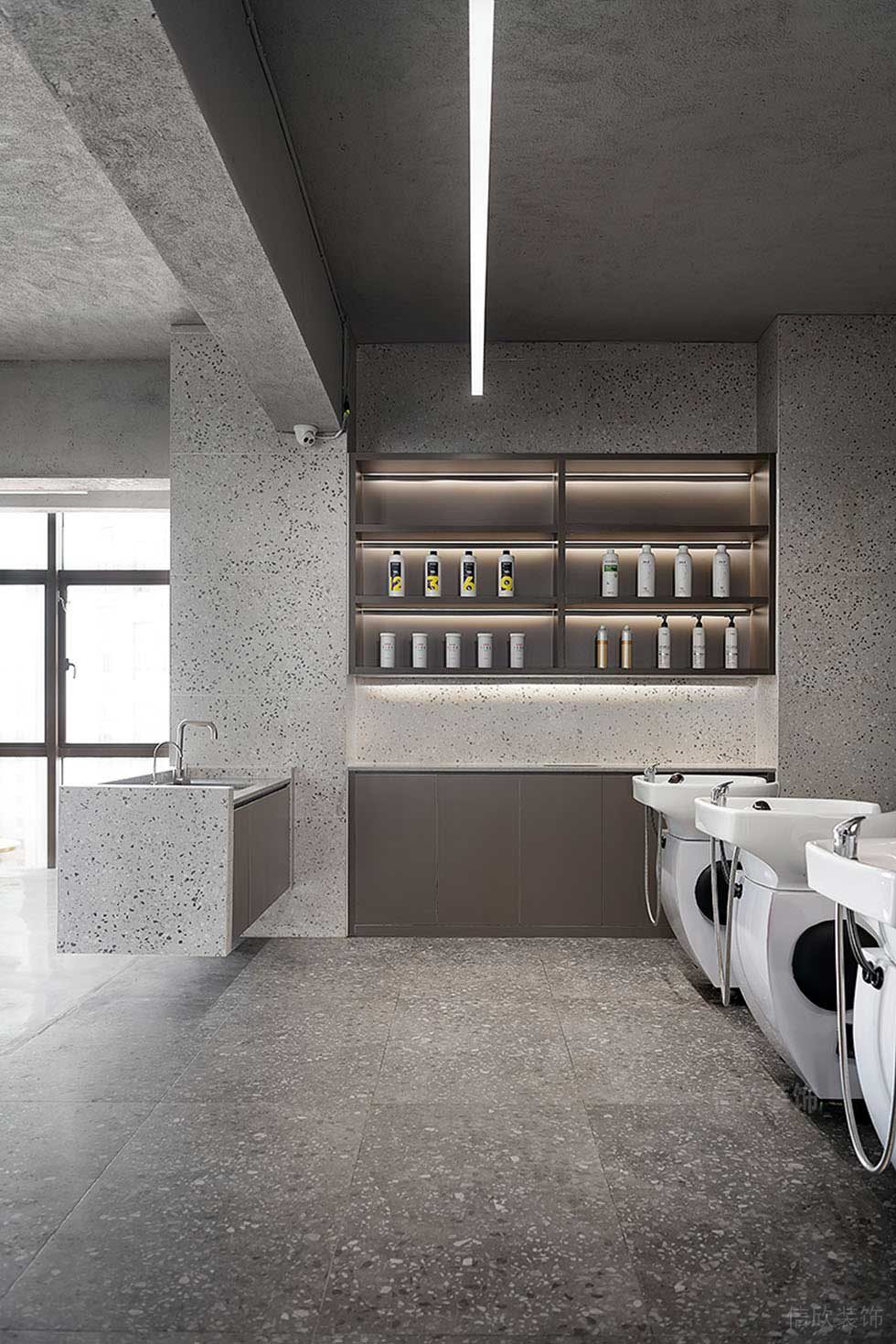 現(xiàn)代工業(yè)風(fēng)理發(fā)店吧臺裝修設(shè)計(jì) 現(xiàn)代工業(yè)風(fēng)理發(fā)店吧臺裝修設(shè)計(jì)