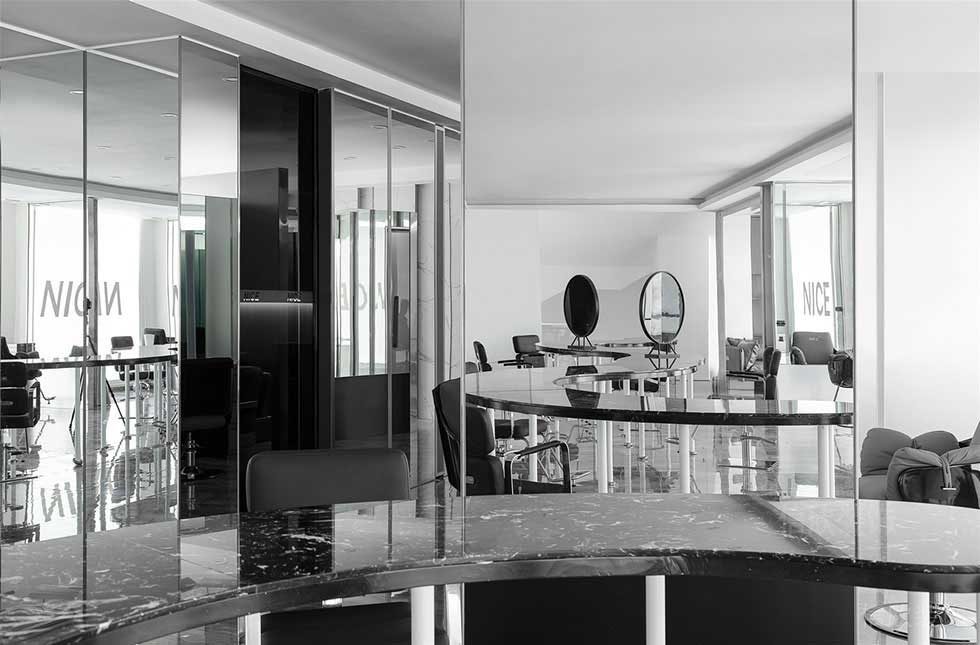 廣東深圳大型美容美發(fā)店休息區(qū)裝修設(shè)計(jì)