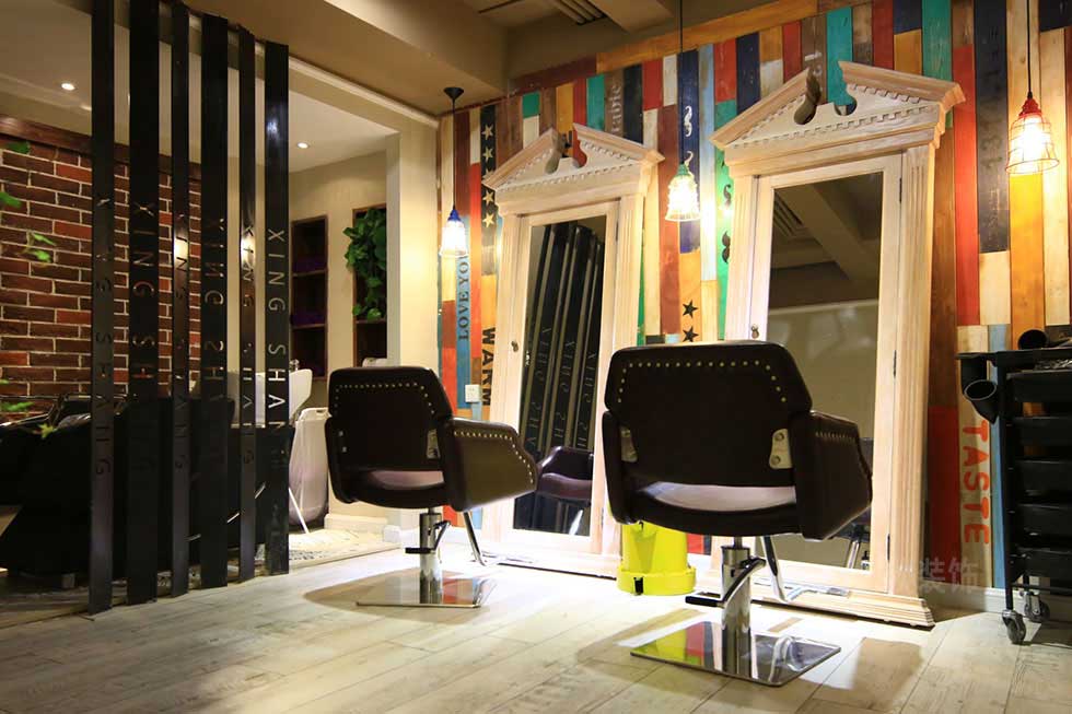 深圳寶安小美發(fā)店發(fā)型區(qū)裝修設計 深圳寶安小美發(fā)店發(fā)型區(qū)裝修設計