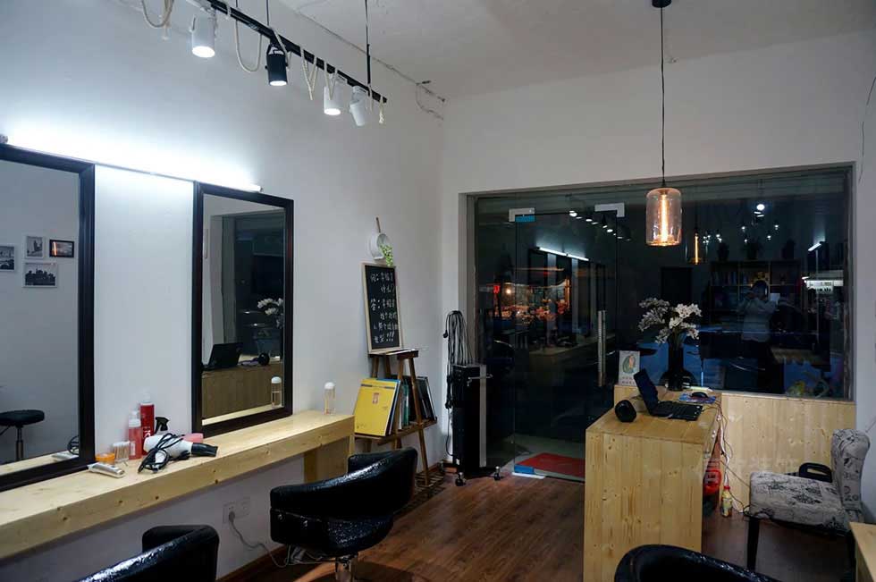 深圳龍華美發(fā)店前臺裝修設計