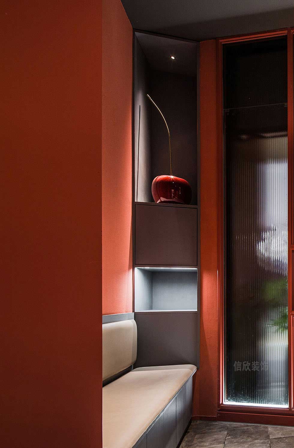 深圳寶安紅色美發(fā)店等候區(qū)裝修設(shè)計 深圳寶安紅色美發(fā)店等候區(qū)裝修設(shè)計