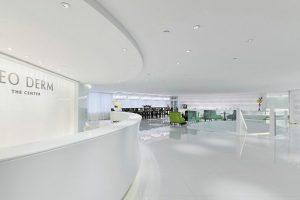 辦公室現(xiàn)代極簡風(fēng)純白弧線設(shè)計大廳前臺區(qū)效果