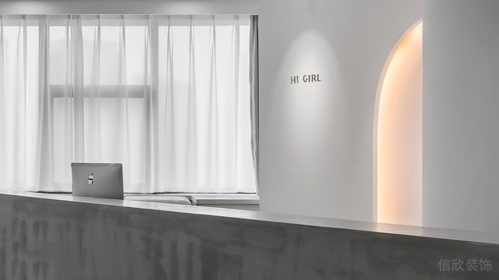 前臺(tái)區(qū)工業(yè)風(fēng)墻體設(shè)計(jì)遮光窗簾底玻璃效果圖工作室裝修圖