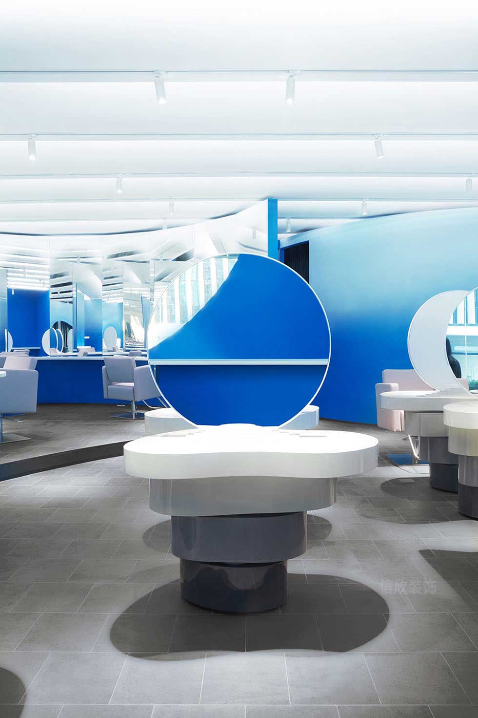 深圳福田藍(lán)色的美容美發(fā)店大廳裝修 深圳福田藍(lán)色的美容美發(fā)店大廳裝修