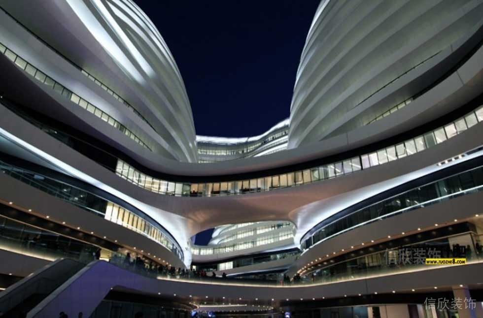 辦公室商場裝修效果圖現(xiàn)代弧線環(huán)形科技現(xiàn)代玻璃效果圖