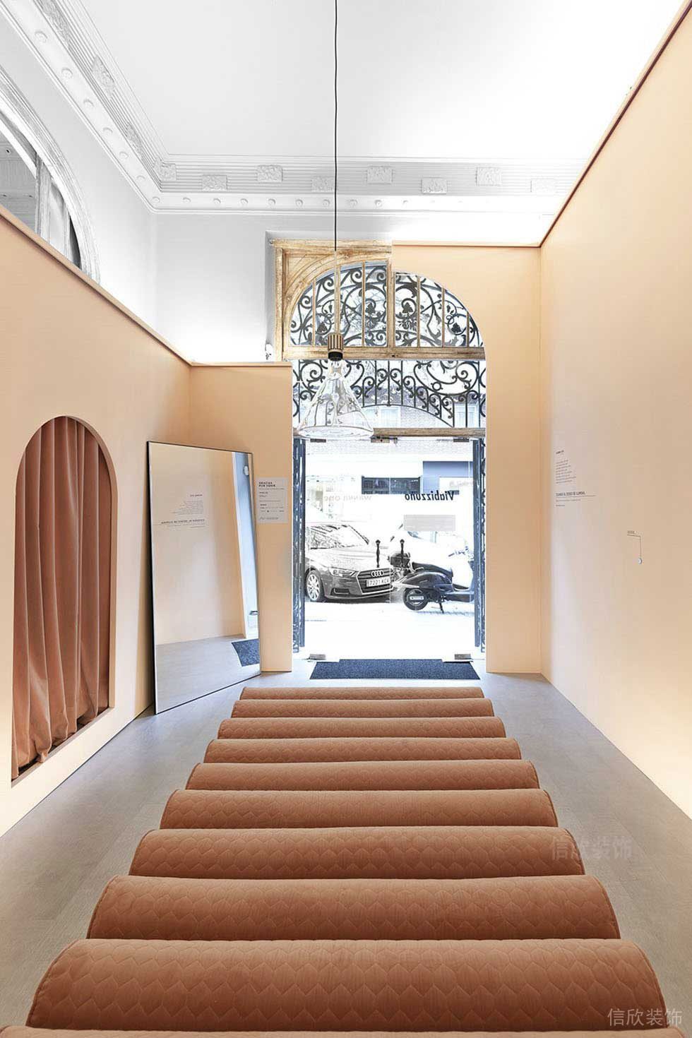 軟包橡膠地毯過道古典輕奢風(fēng)工作室裝修效果圖