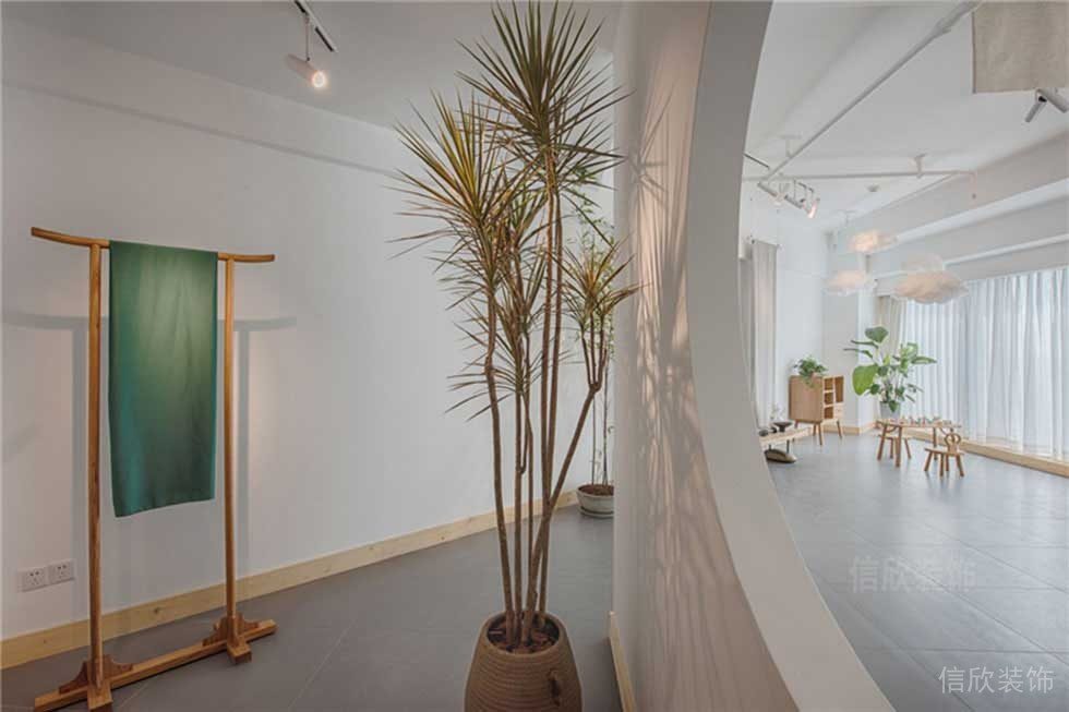 設計木質展柜創(chuàng)意效果鏤空墻體創(chuàng)意設計辦公室裝修