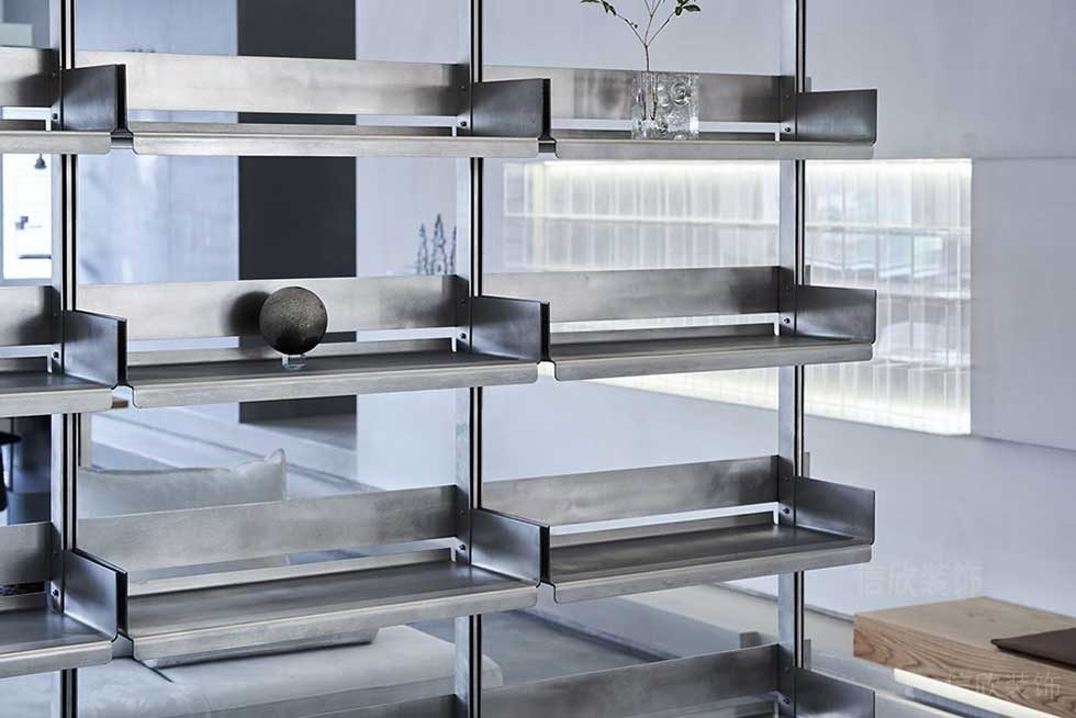 工業(yè)風(fēng)辦公室不銹鋼陳列架效果圖