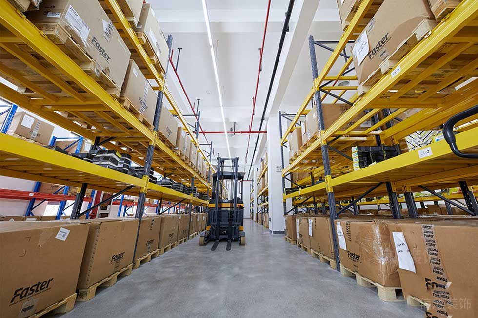 工業(yè)風(fēng)辦公室倉庫裝修圖