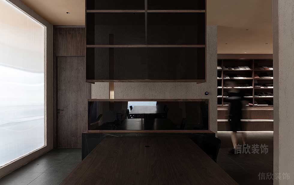 簡(jiǎn)約風(fēng)格辦公空間資料樣板陳列室裝修圖