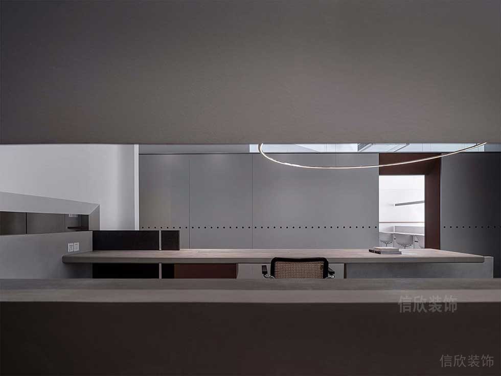 簡(jiǎn)約風(fēng)格辦公室工作臺(tái)裝修圖