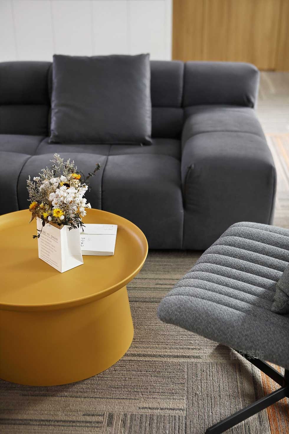 簡約風(fēng)格商務(wù)辦公室案例休閑區(qū)效果圖