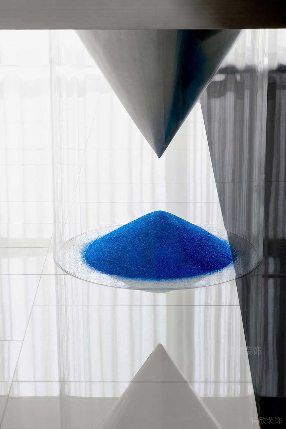 現(xiàn)代風(fēng)格辦公室大堂藝術(shù)裝置效果圖