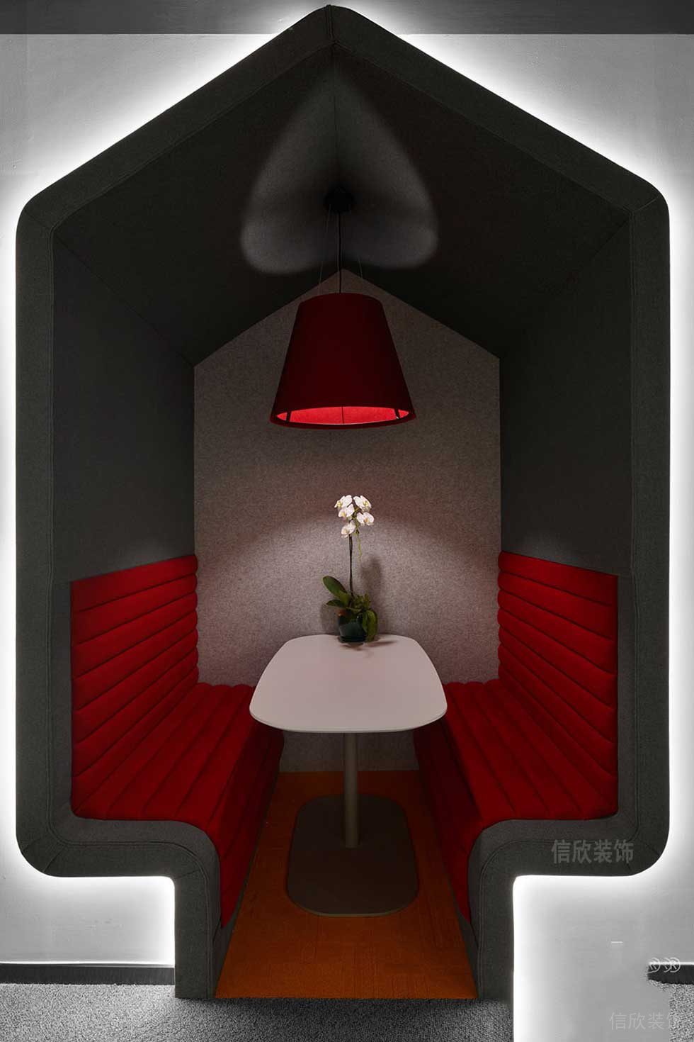 現(xiàn)代風(fēng)格辦公室裝修案例特色洽談區(qū)設(shè)計(jì)圖