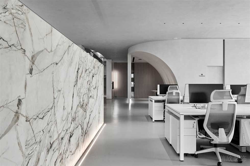 現代風格商務公司辦公區(qū)過道效果圖