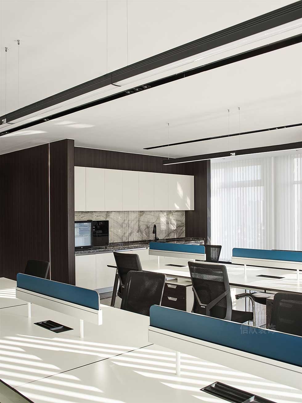 現(xiàn)代簡約風格辦公空間設(shè)計圖