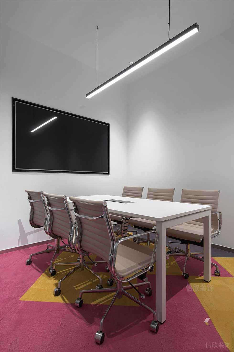 現(xiàn)代簡(jiǎn)約風(fēng)格企業(yè)辦公空間小型會(huì)議室裝修圖