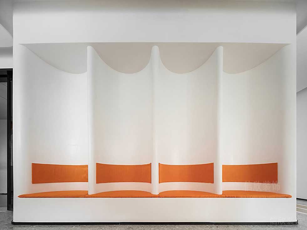 現(xiàn)代簡(jiǎn)約風(fēng)格商務(wù)辦公室過(guò)道休息區(qū)裝修圖