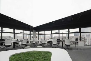 現(xiàn)代簡(jiǎn)約風(fēng)格寫(xiě)字樓案例開(kāi)放式辦公區(qū)裝修圖