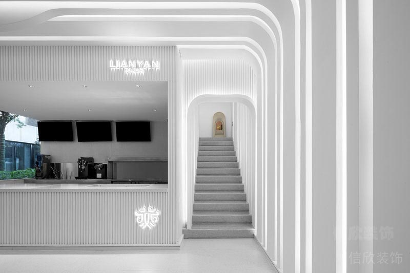 接待區(qū)墻面天花線性燈光帶