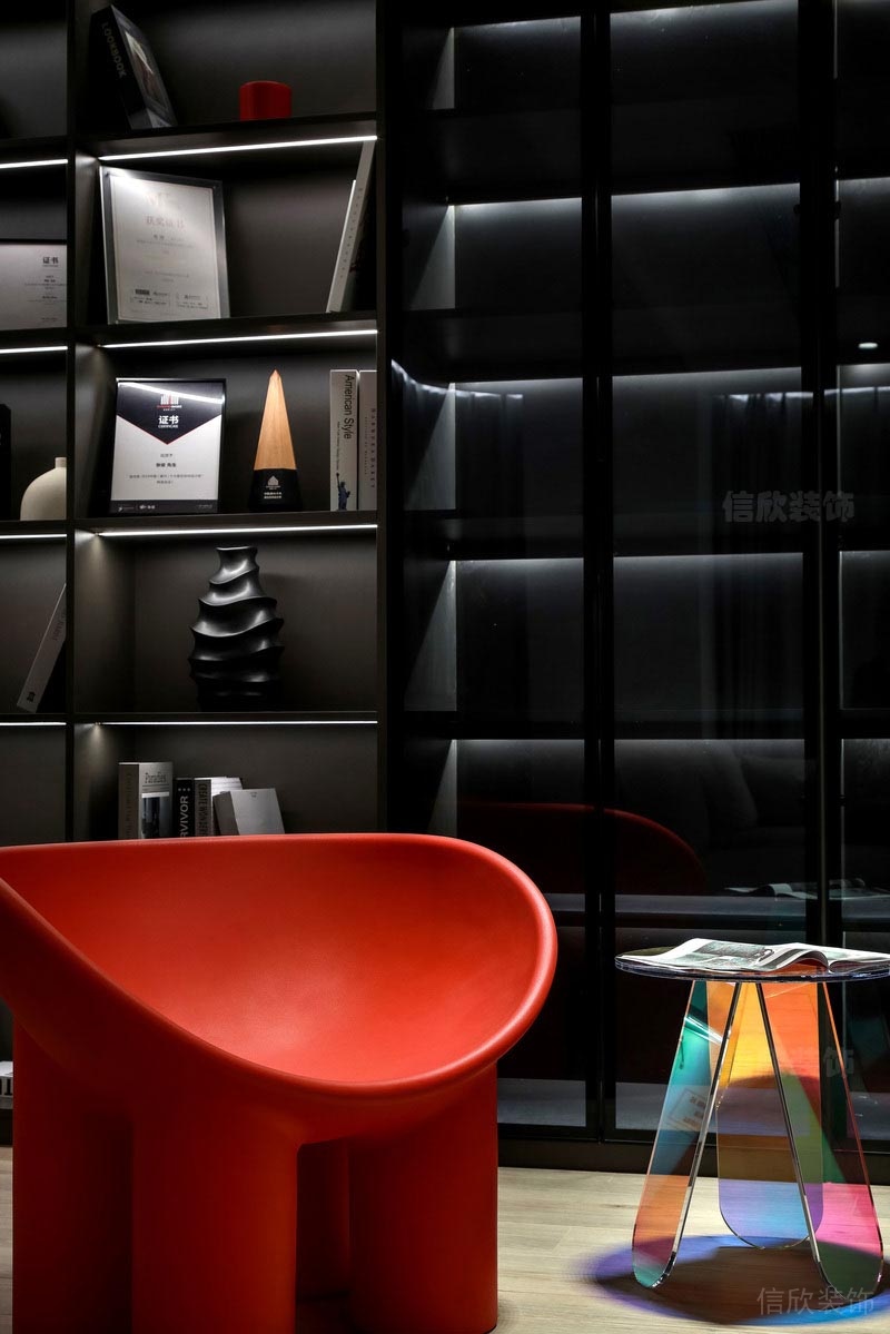 龍華現(xiàn)代辦公室裝修設(shè)計(jì)圖