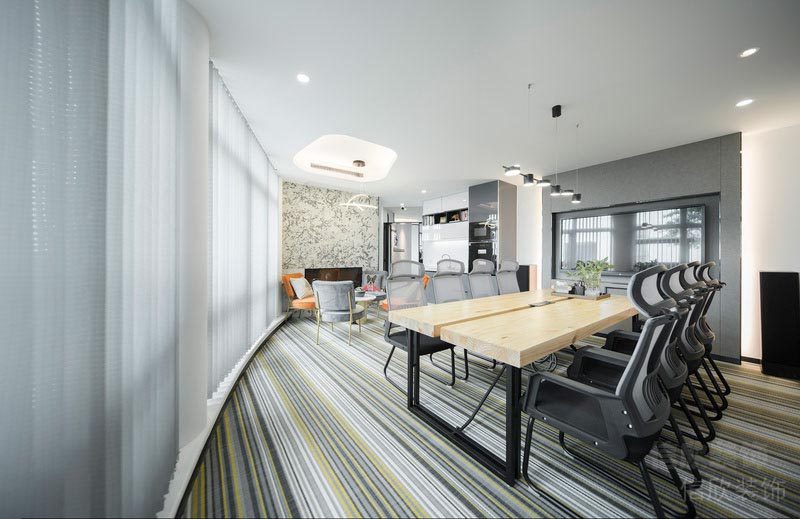 小會議室厚實(shí)木會議桌