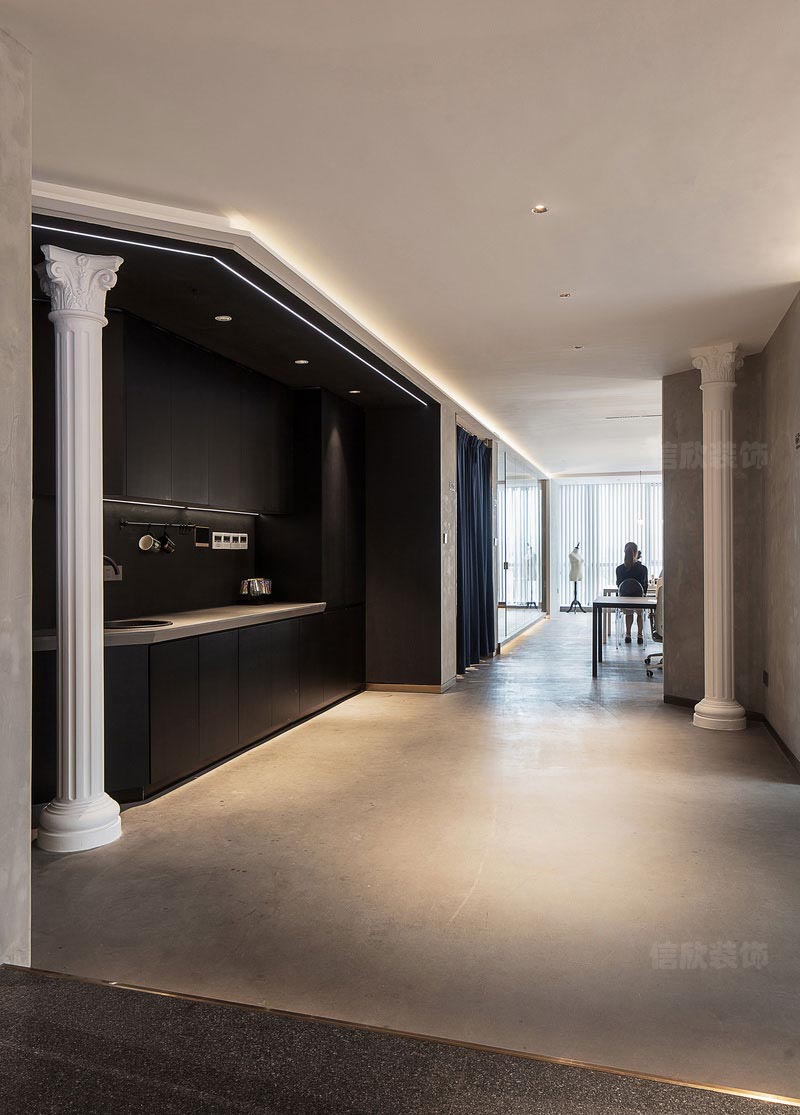 深圳南山現(xiàn)代工業(yè)風(fēng)設(shè)計(jì)公司辦公室裝修茶水柜 深圳南山現(xiàn)代工業(yè)風(fēng)設(shè)計(jì)公司辦公室裝修茶水柜