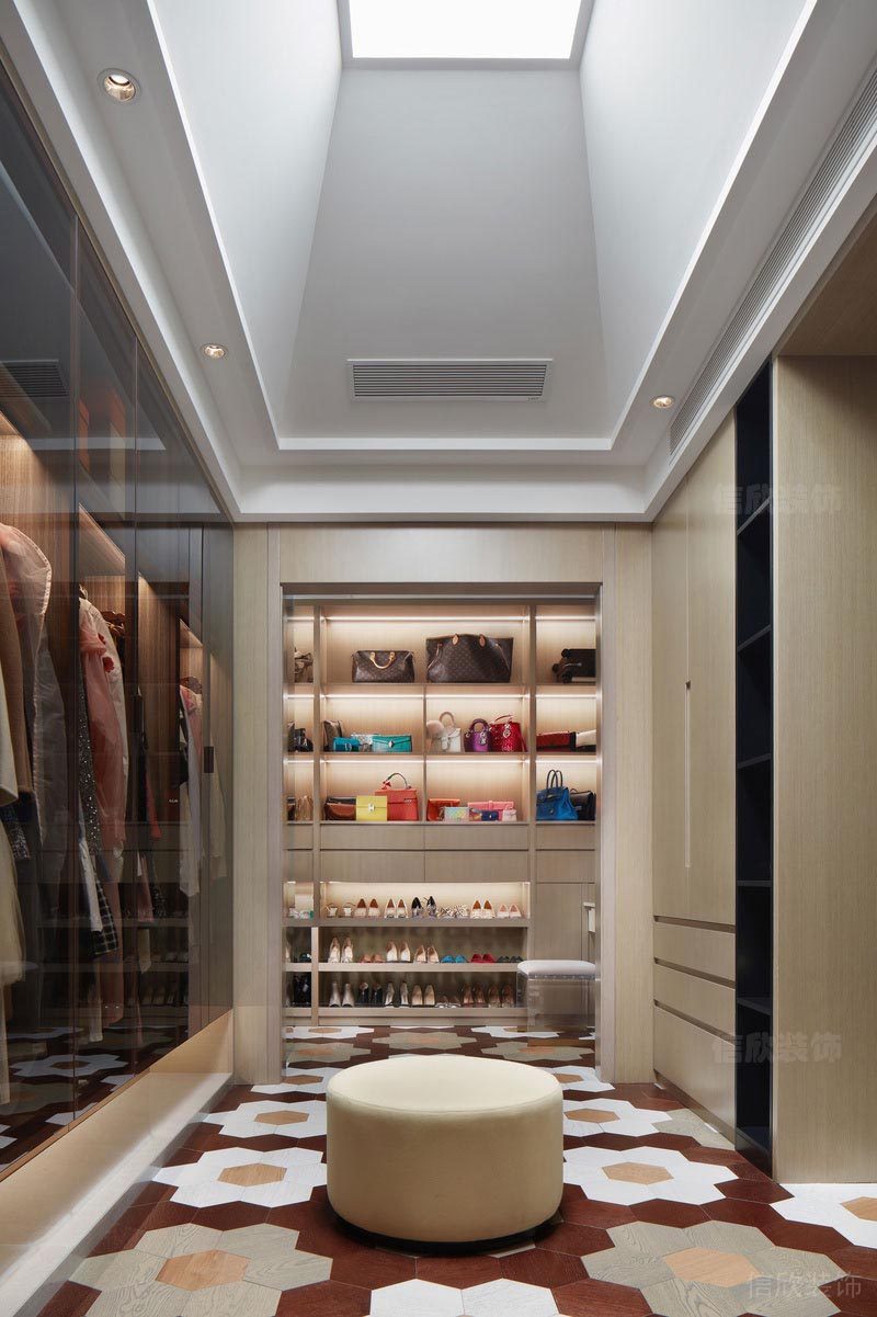 深圳中山區(qū)南頭東關(guān)·樂尚林居衣帽間