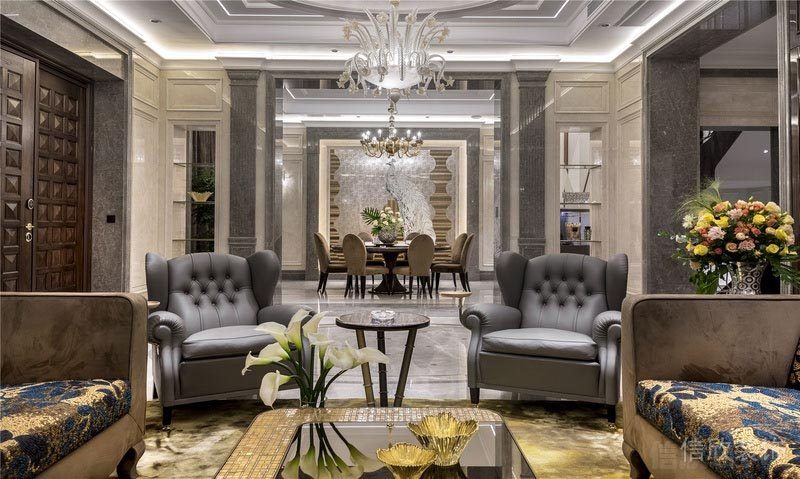 深圳市龍華區(qū)仁山智水別墅入戶門廳