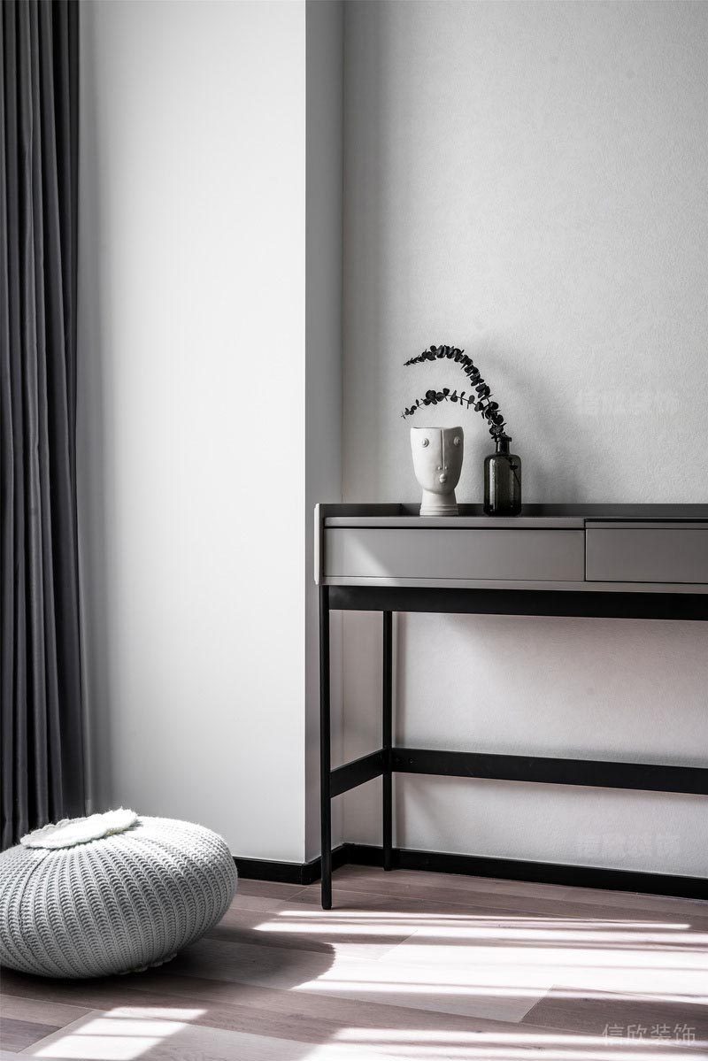 地板裝修設(shè)計客廳休息區(qū)榻榻米收納金屬灰色柜裝修