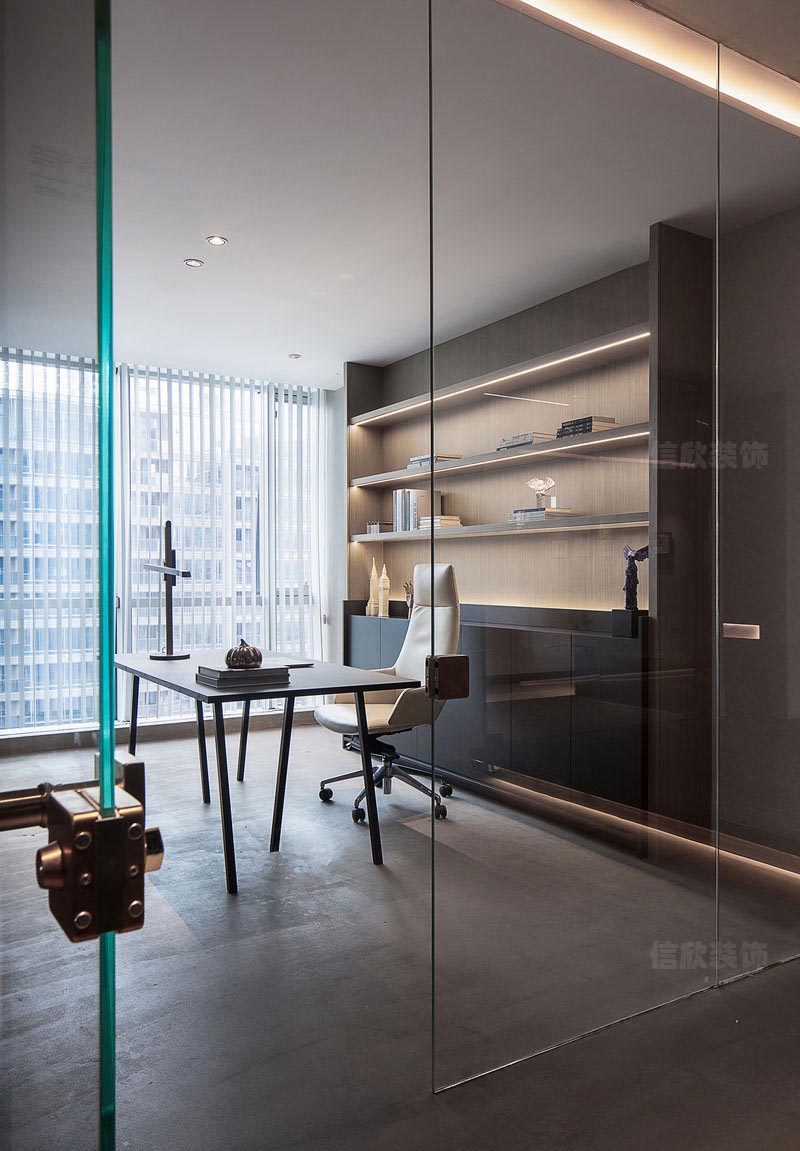 深圳南山現(xiàn)代工業(yè)風(fēng)設(shè)計(jì)公司辦公室裝修玻璃隔斷 深圳南山現(xiàn)代工業(yè)風(fēng)設(shè)計(jì)公司辦公室裝修玻璃隔斷