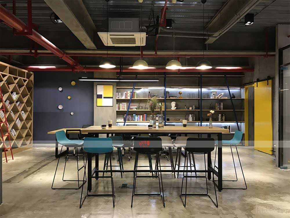 工業(yè)風(fēng)辦公室開放式休息區(qū)洽談區(qū)域內(nèi)嵌式墻體中央空調(diào)工業(yè)風(fēng)裝修效果圖
